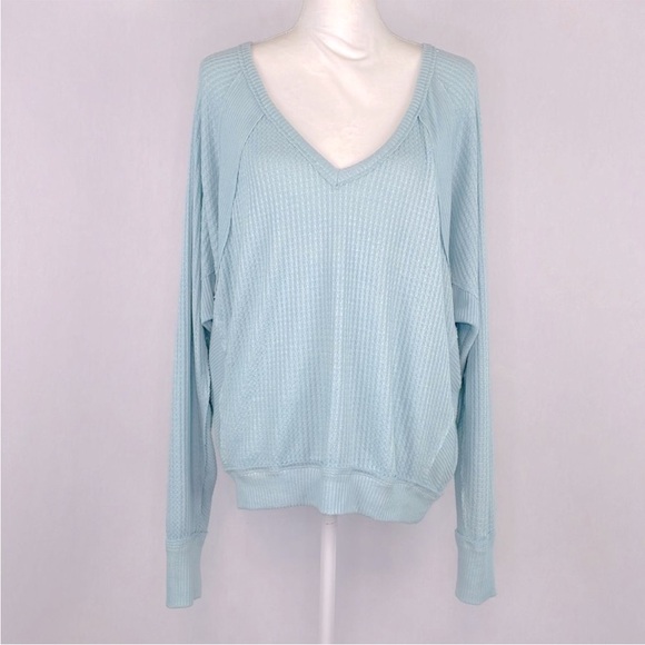 We The Free by Free People Blue Santa Clara V-neck Thermal Shirt. Size Small. - Picture 2 of 15